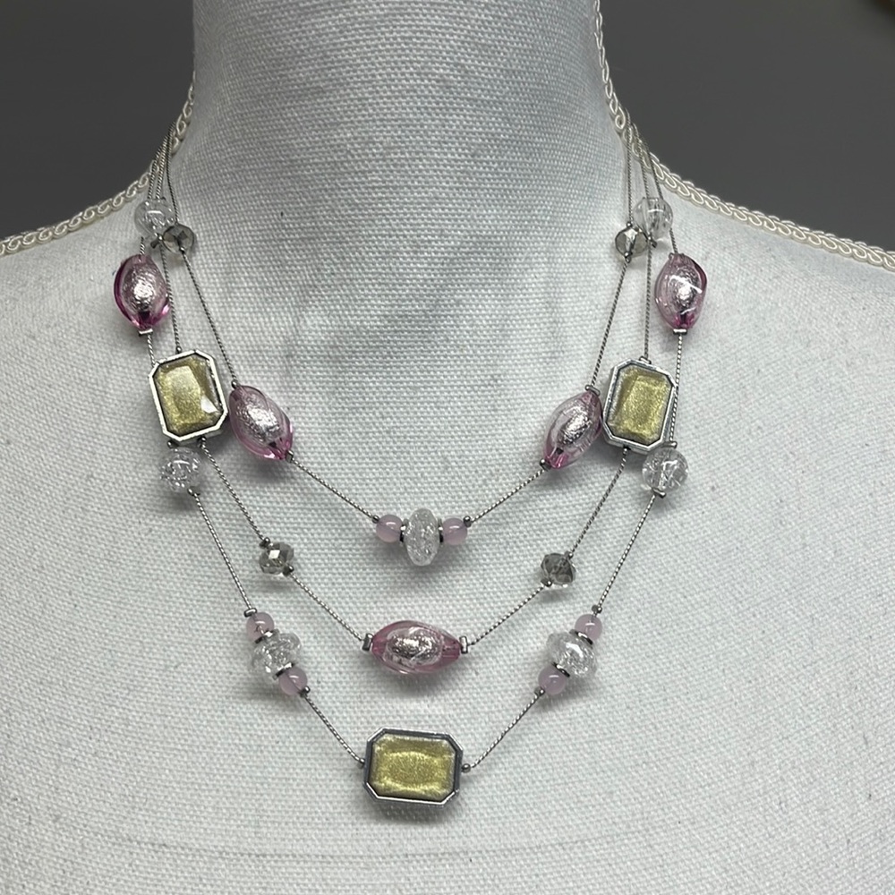New York and Company necklace great condition
